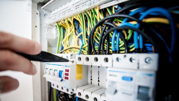 Een elektrische stoomketel