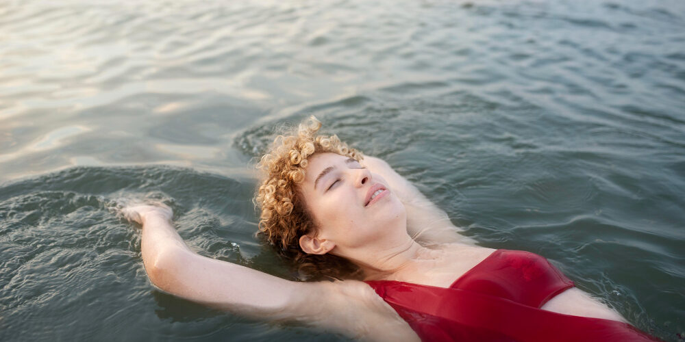 2149137189 dromen over water